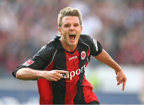 他的缺席可 他的缺席可